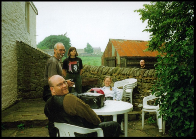 640x450 pixels (125K)